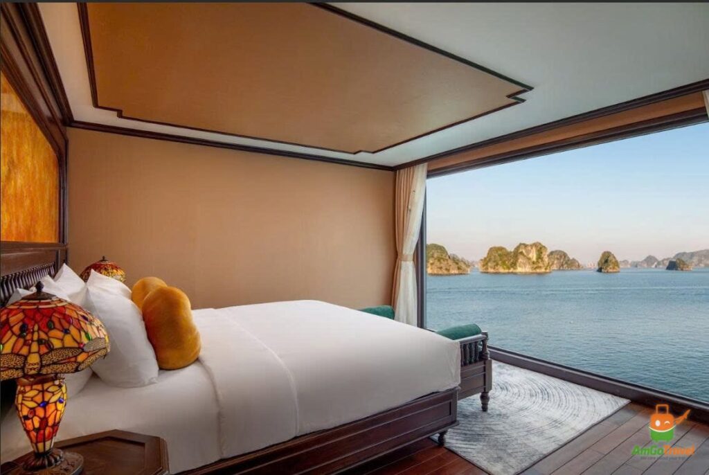Cabin with bay view on the cruise