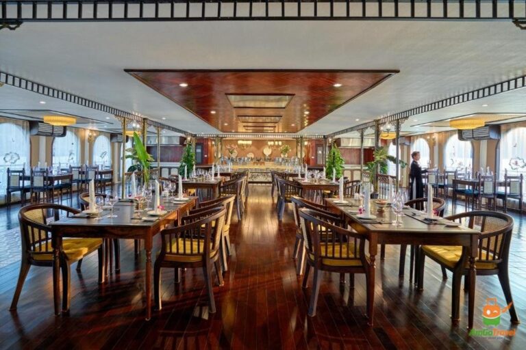 Restaurant on Indochine Cruise
