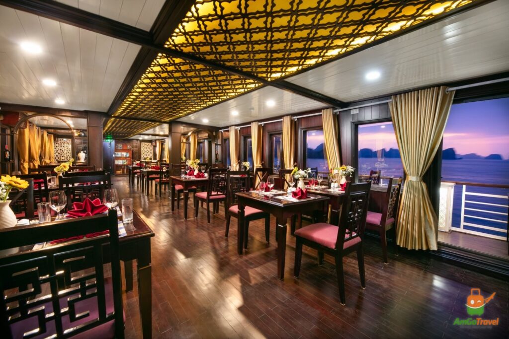 Restaurant on La Regina Classic Cruise