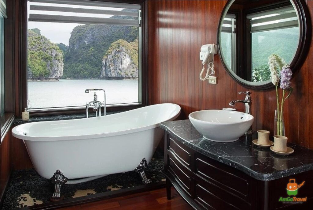 Bathtub on the cruise