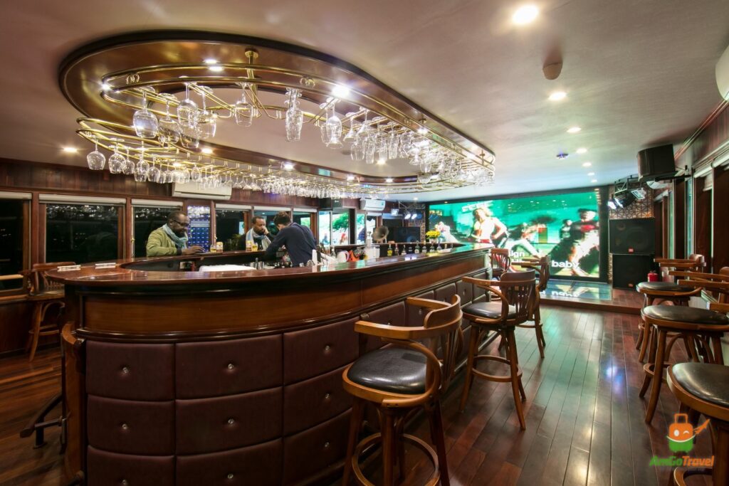 Bar on La Regina Royal Cruise