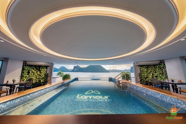 Four-season mineral pool on L’Amour Cruise