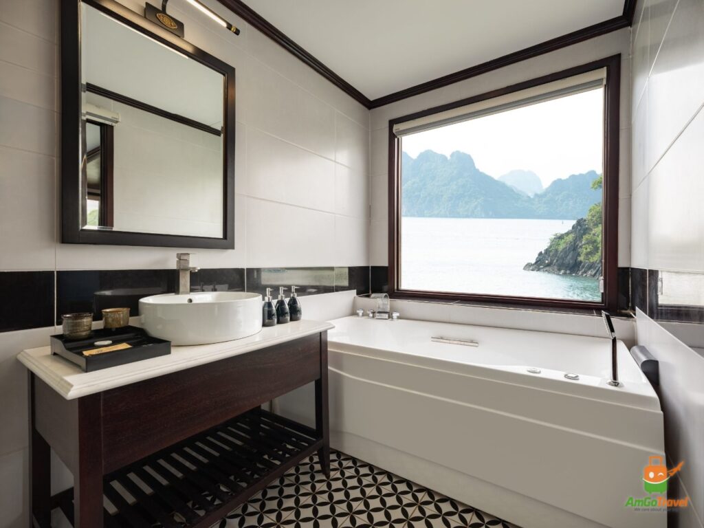Bathtub with bay view on the cruise