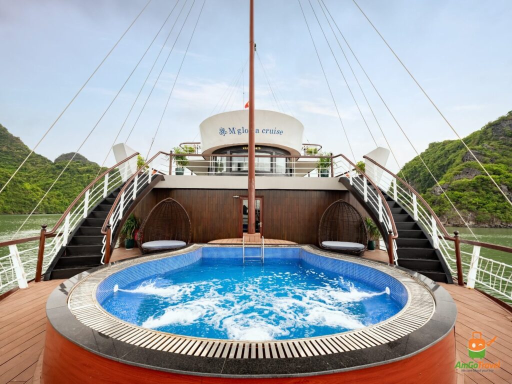 Jacuzzi on Le Journey Elegance Cruise