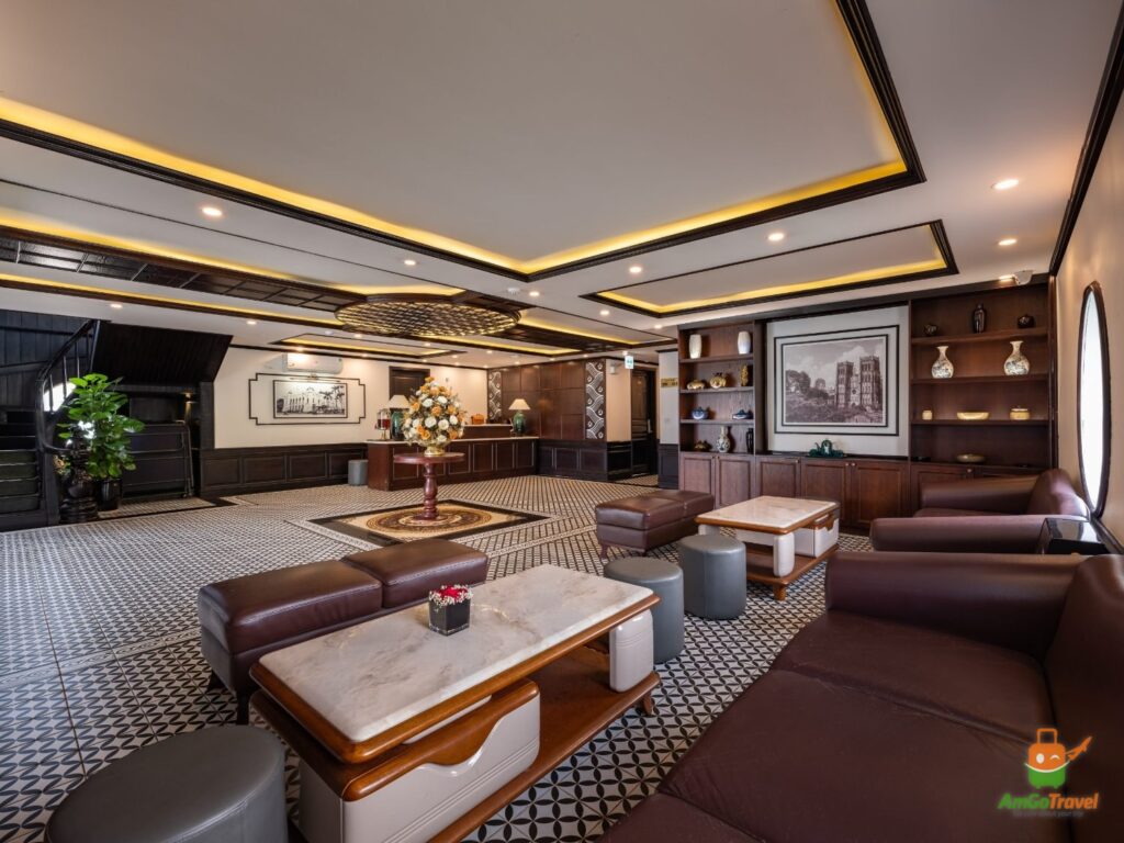 Restaurant on Le Journey Elegance Cruise