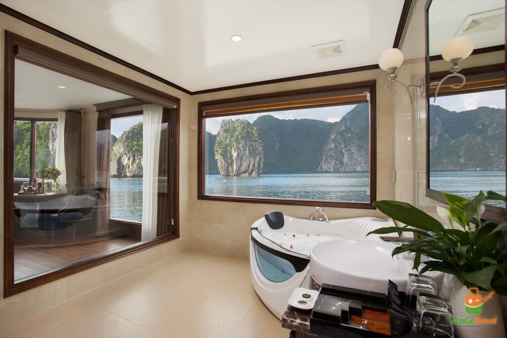 Bathtub with bay view on the cruise