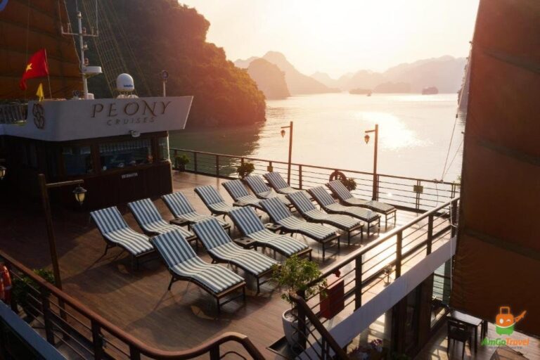 Sundeck of Peony Cruise