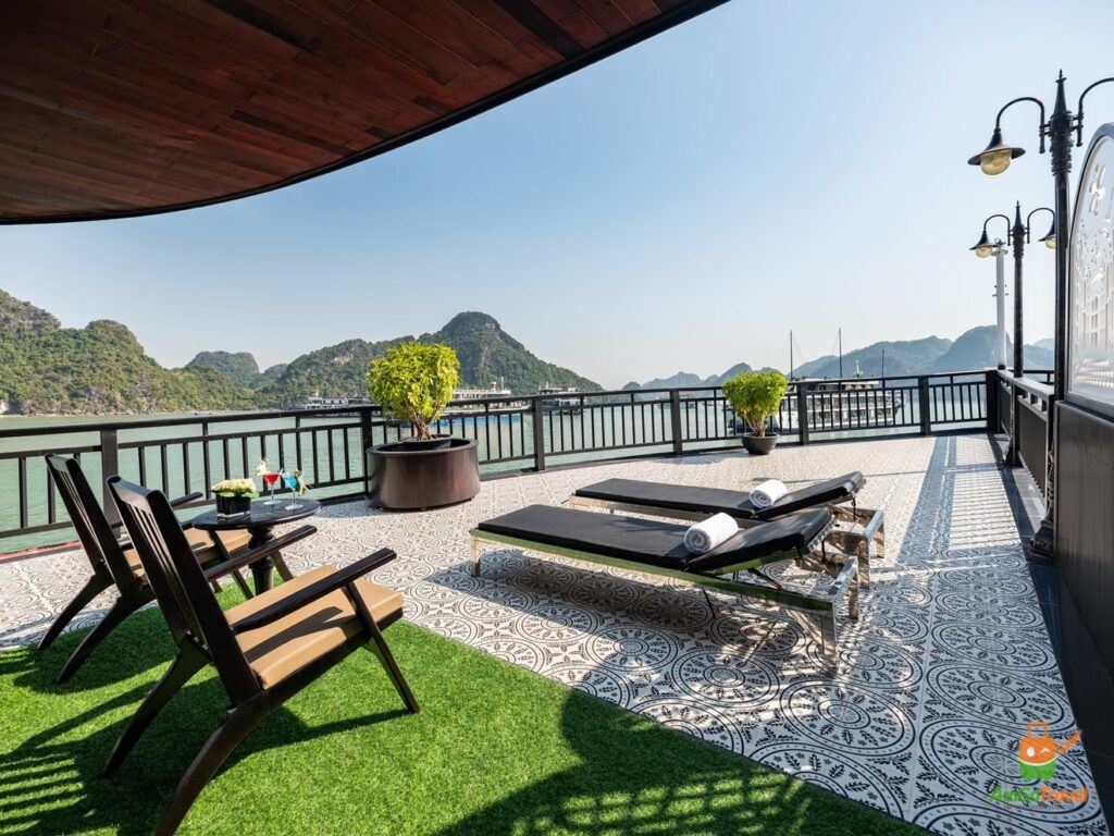 Sundeck of Rita Cruise