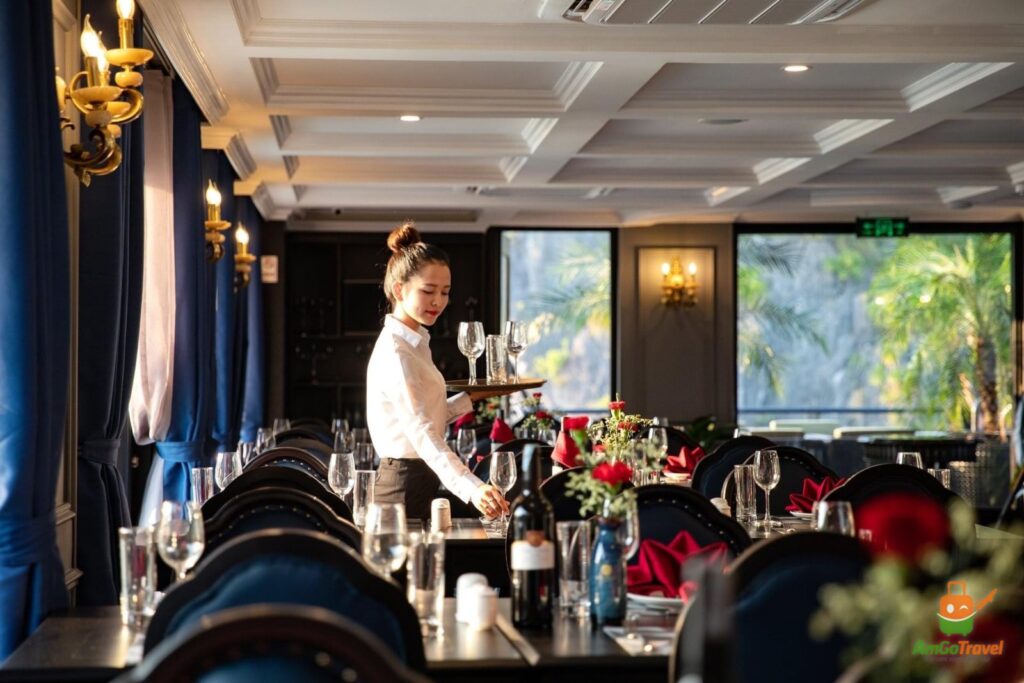 Bar on Rosy Cruise