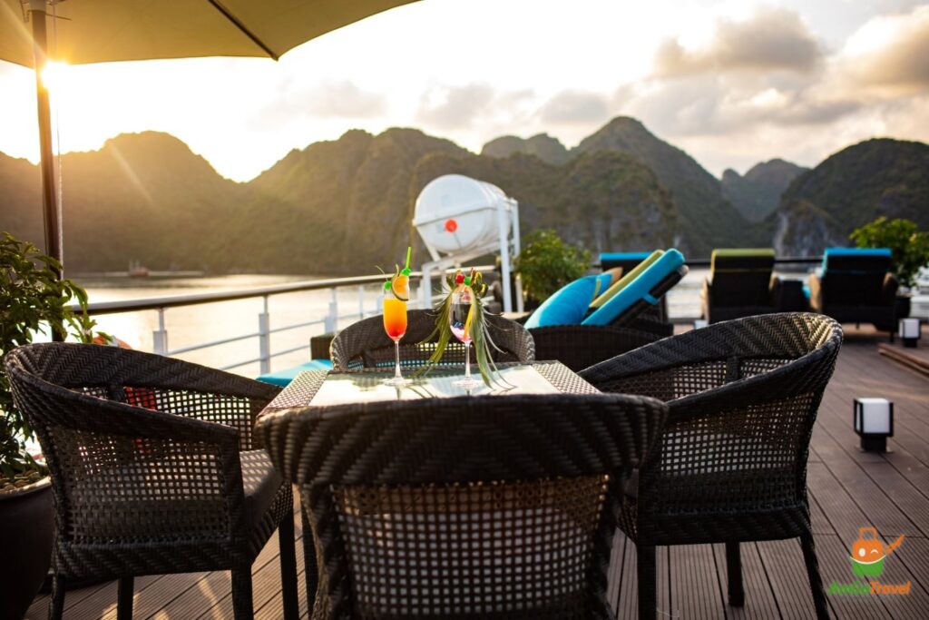 Outdoor dining on Stellar of the Seas Cruise