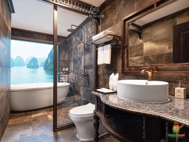 Bathtub on the cruise
