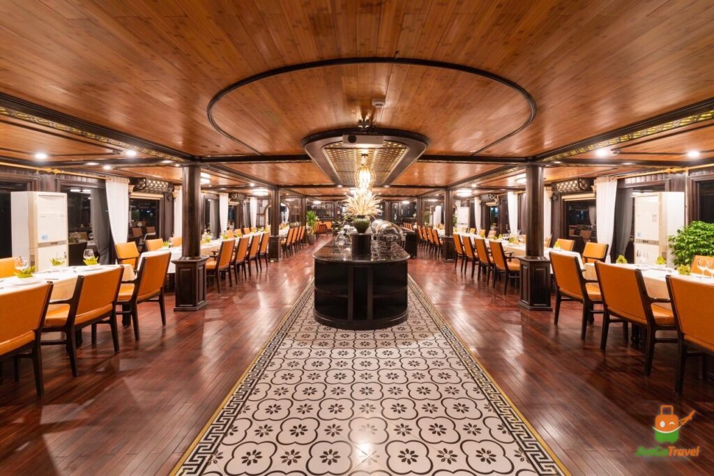Restaurant on Victoria Star Cruise