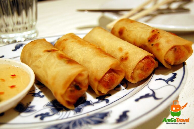 Cooking class and Marble Mountains tour: Crispy Vietnamese spring rolls